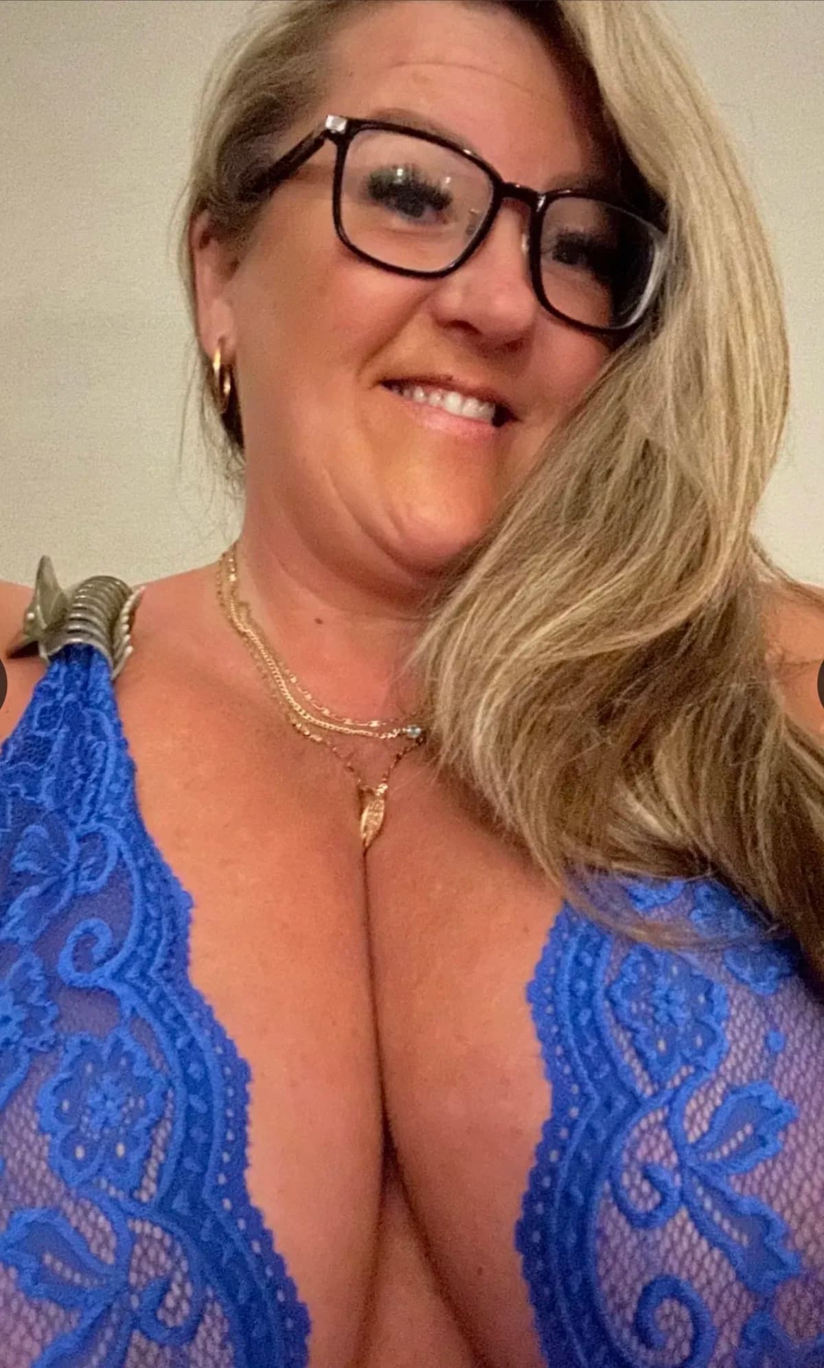 Photo 3 of 4 of usexymariecaro
