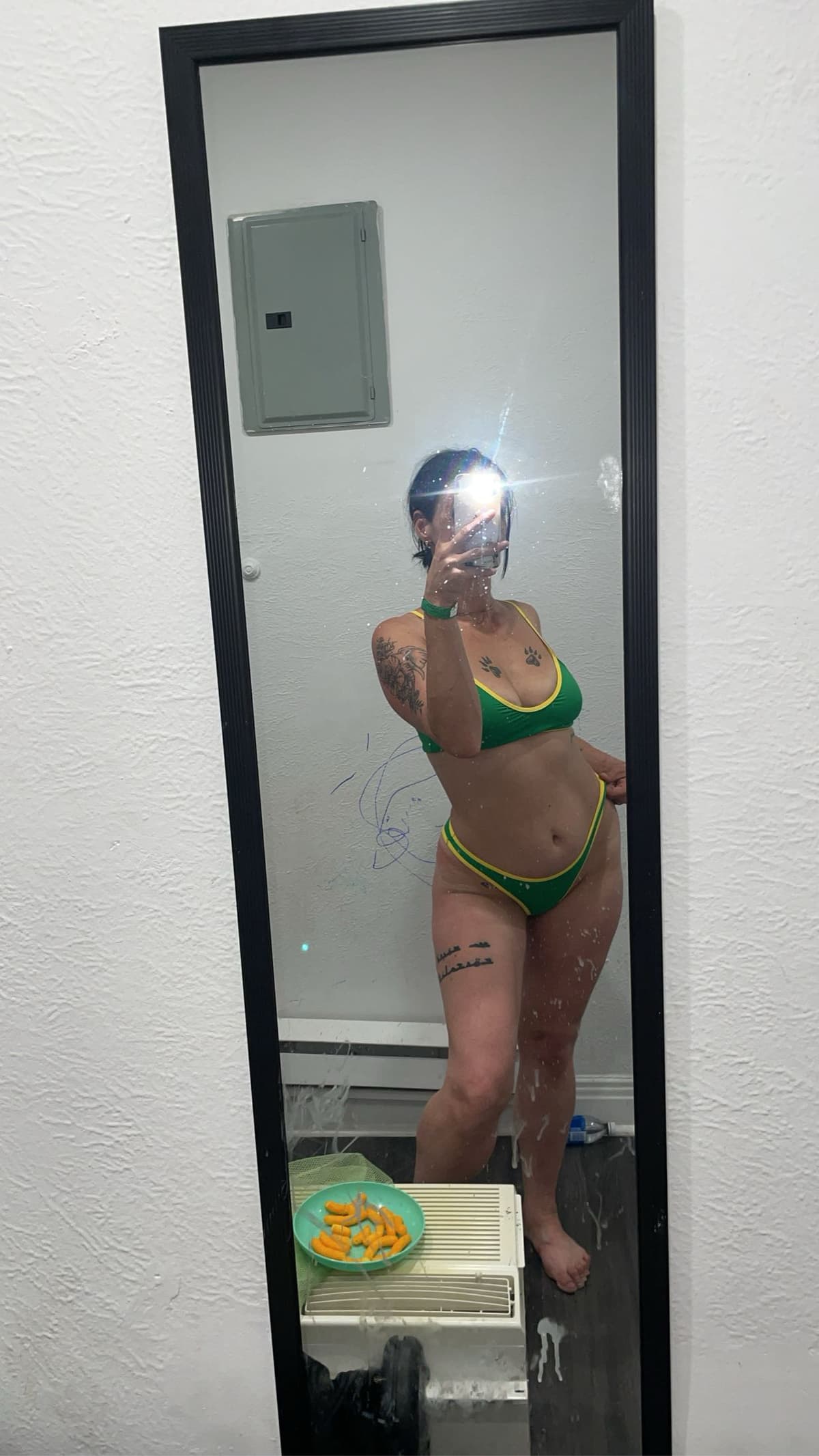 u16090155