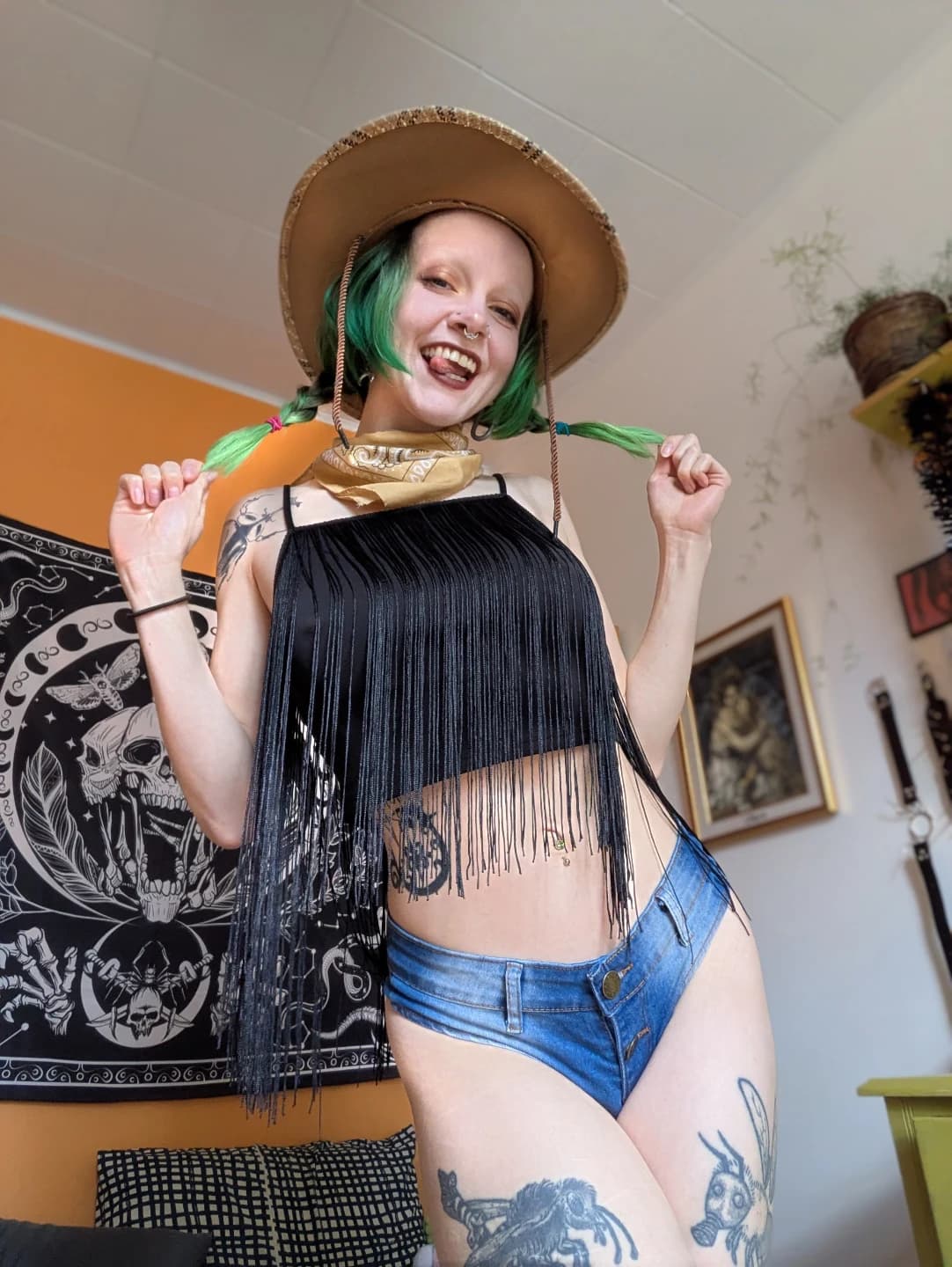 Photo 3 of 6 of spicygalaxie