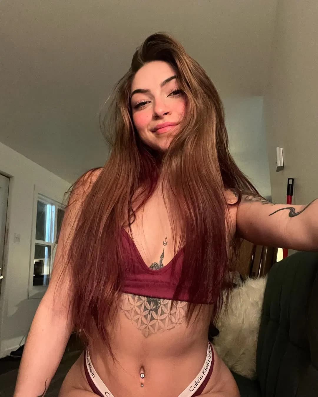 Photo 5 of 6 of lylybooty