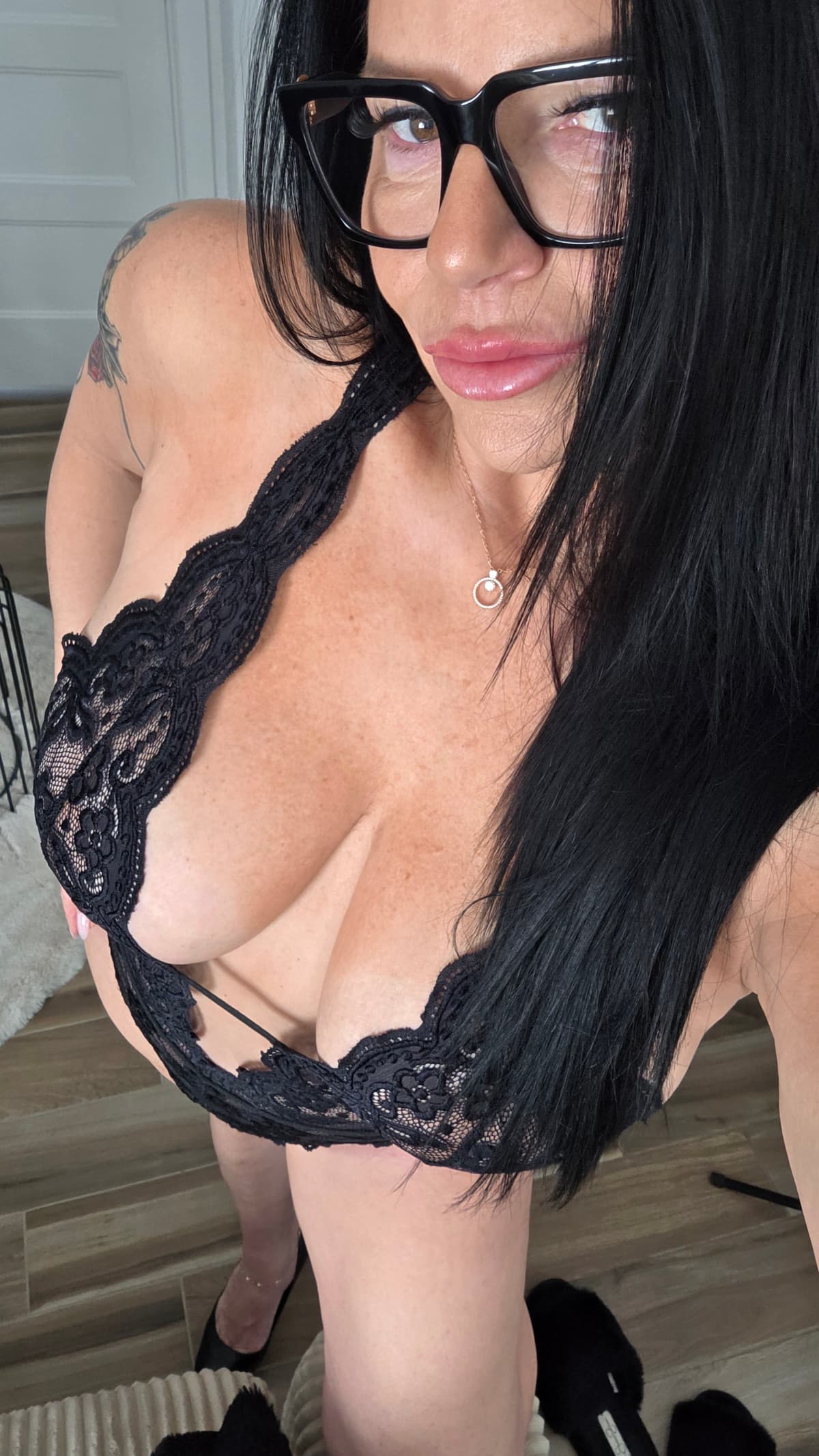 Photo 1 of 3 of lollipopqueen69