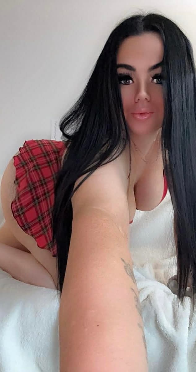 Photo 3 of 5 of lilbaddiesxo
